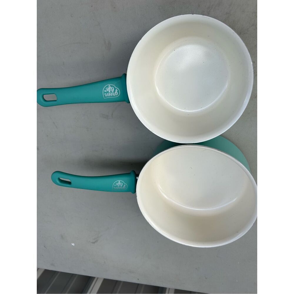 2 Green‎ Life ceramic pots